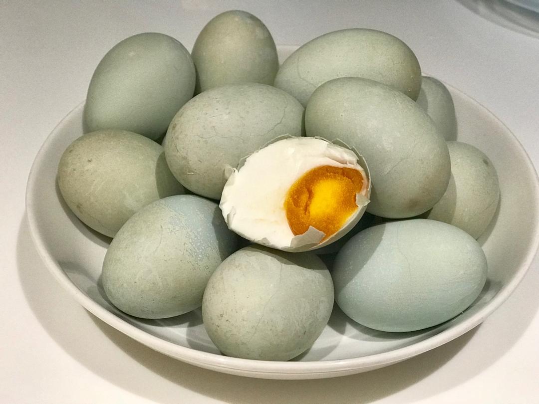 朴素的咸鸭蛋