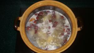红枣鸡脚鱼肚汤的做法 步骤6