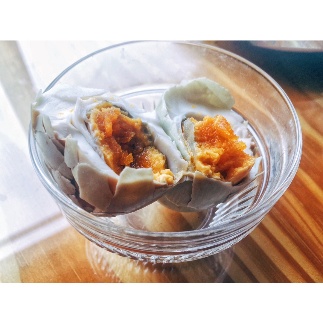 朴素的咸鸭蛋