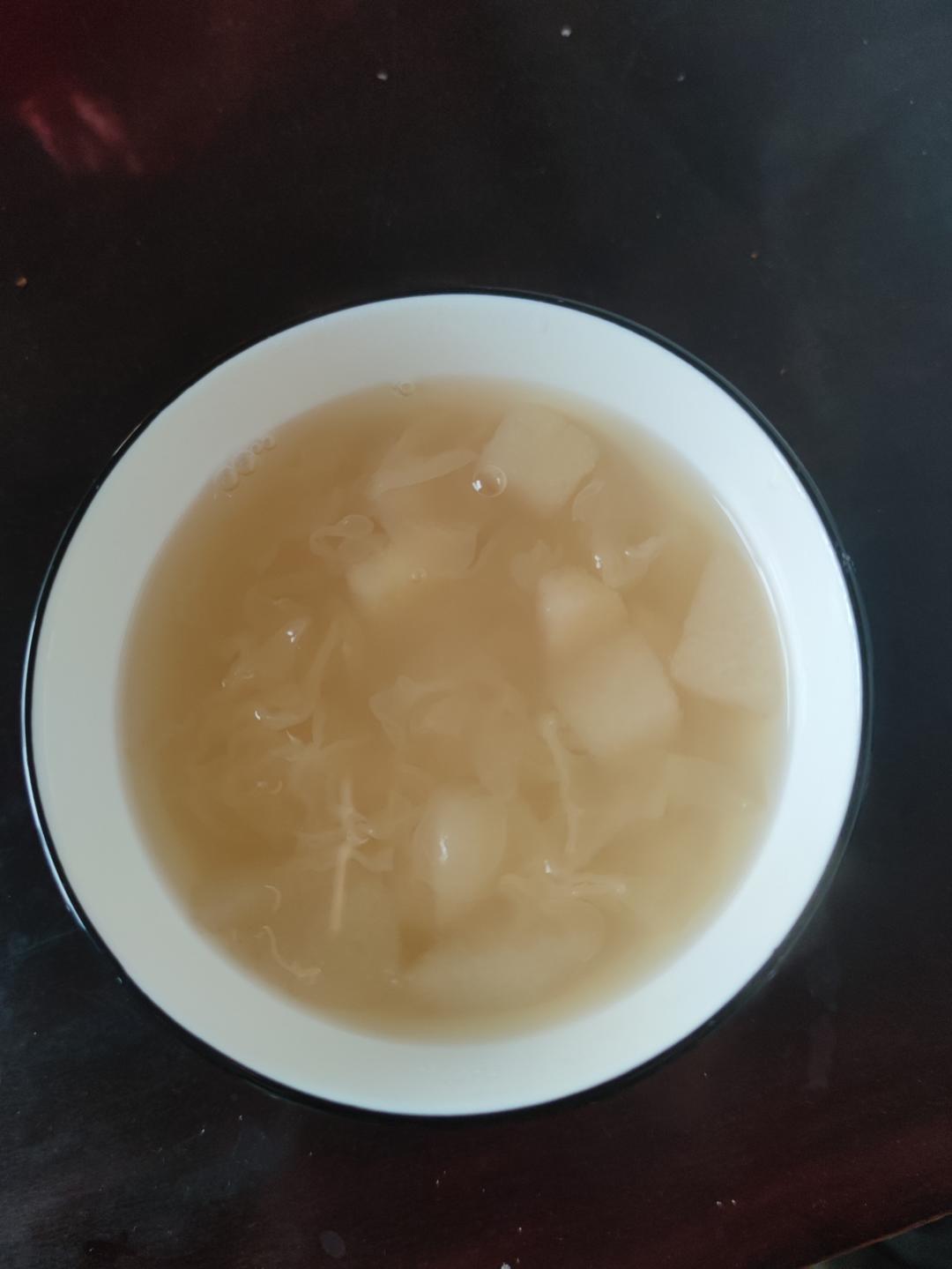 冰糖银耳梨汤