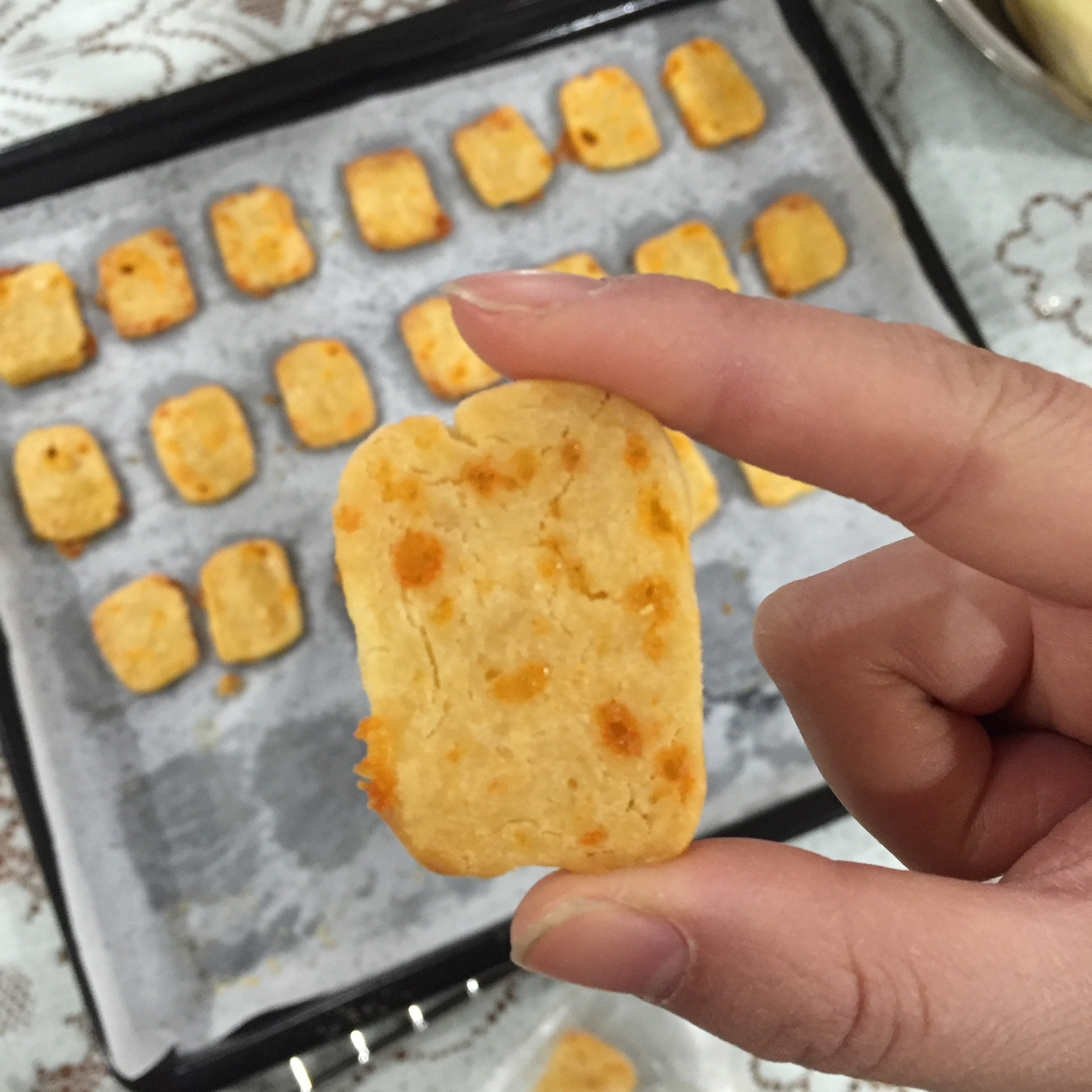 陈年切达干酪饼干