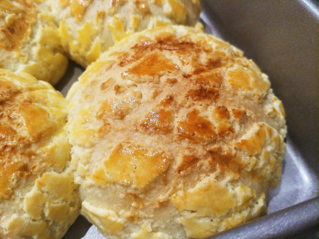 好吃到炸裂的港式菠萝包（附带制作酥皮的小视频）