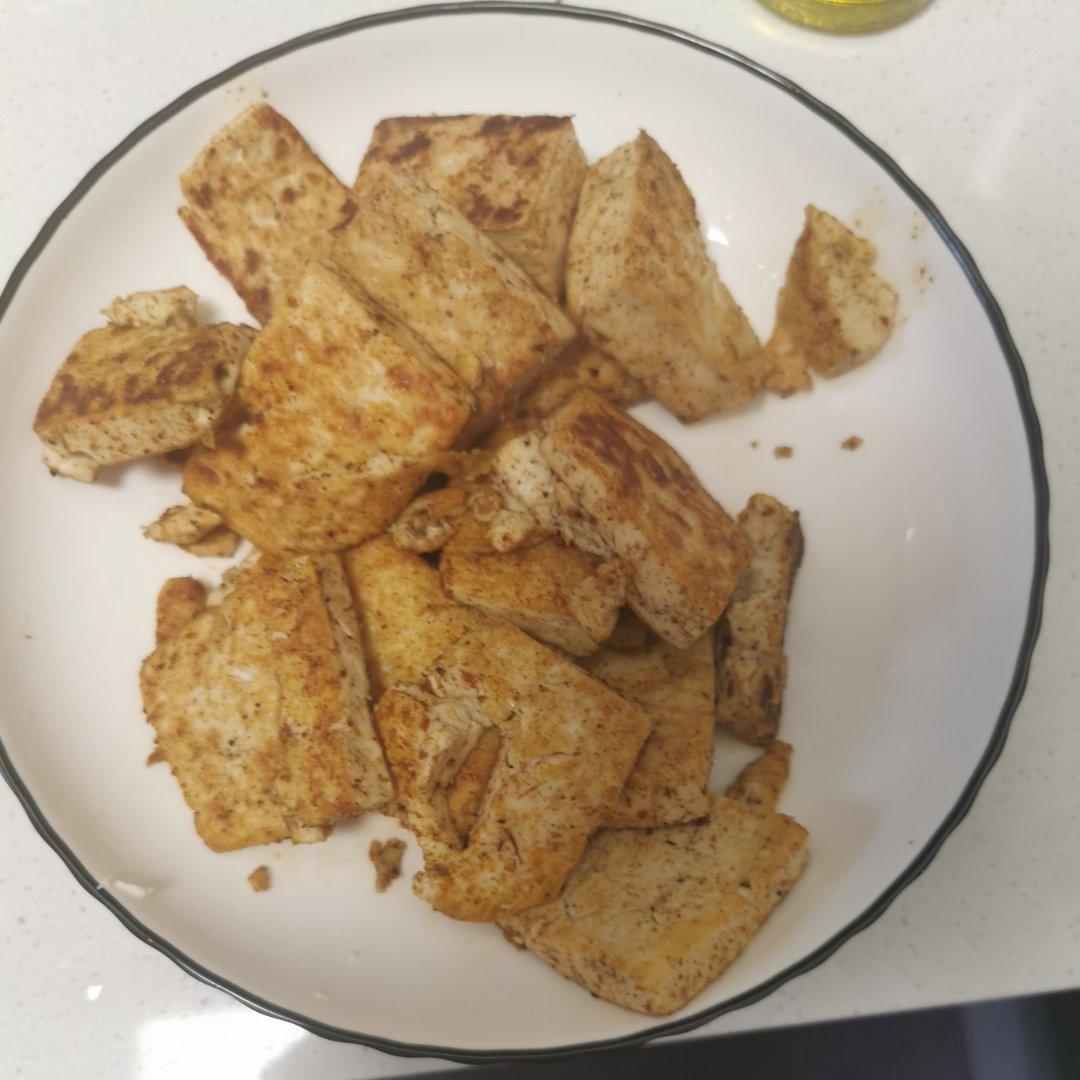 美味减脂餐：香煎孜然豆腐