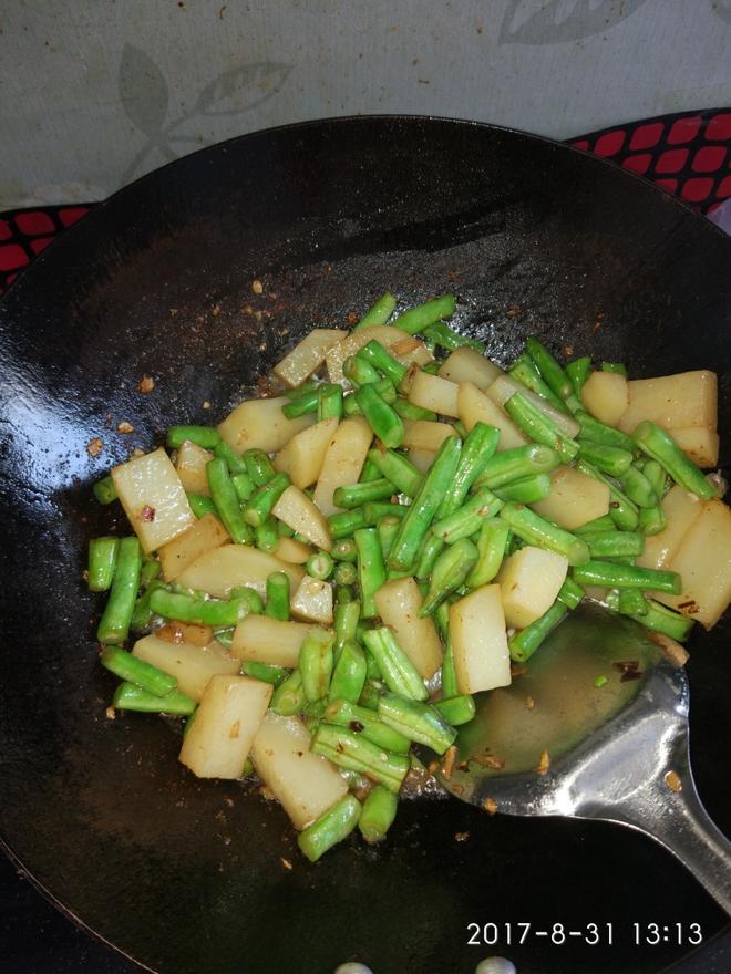 豆角炖土豆的做法