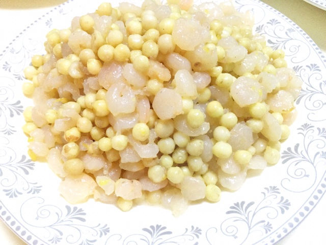 圆圆鸡头米小小河虾仁《虾仁鸡头米》