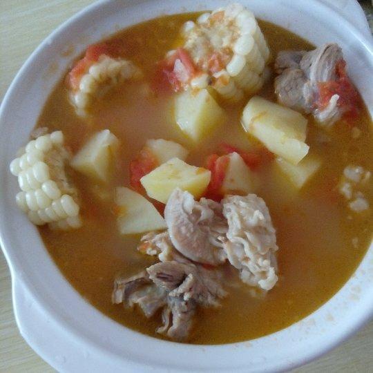 土豆西红柿大骨汤