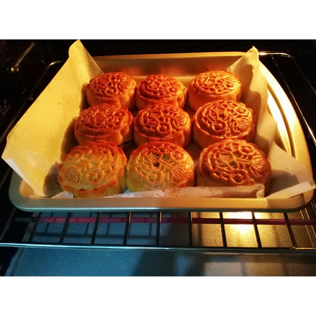 广式月饼——蛋黄莲蓉月饼