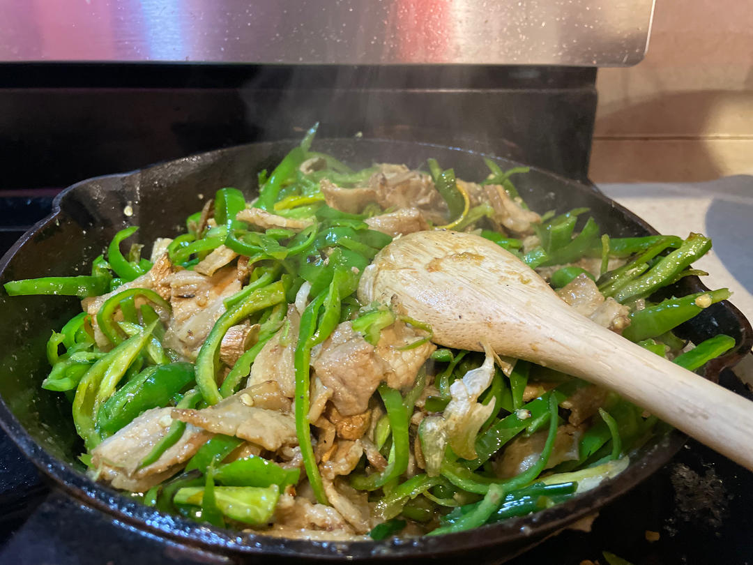 厨师长教你：“小炒肉”的家常做法，家常味很浓郁，先收藏起来
