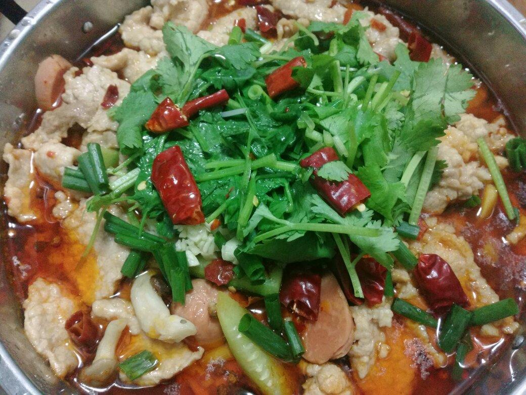 水煮肉片：辣椒的盛宴