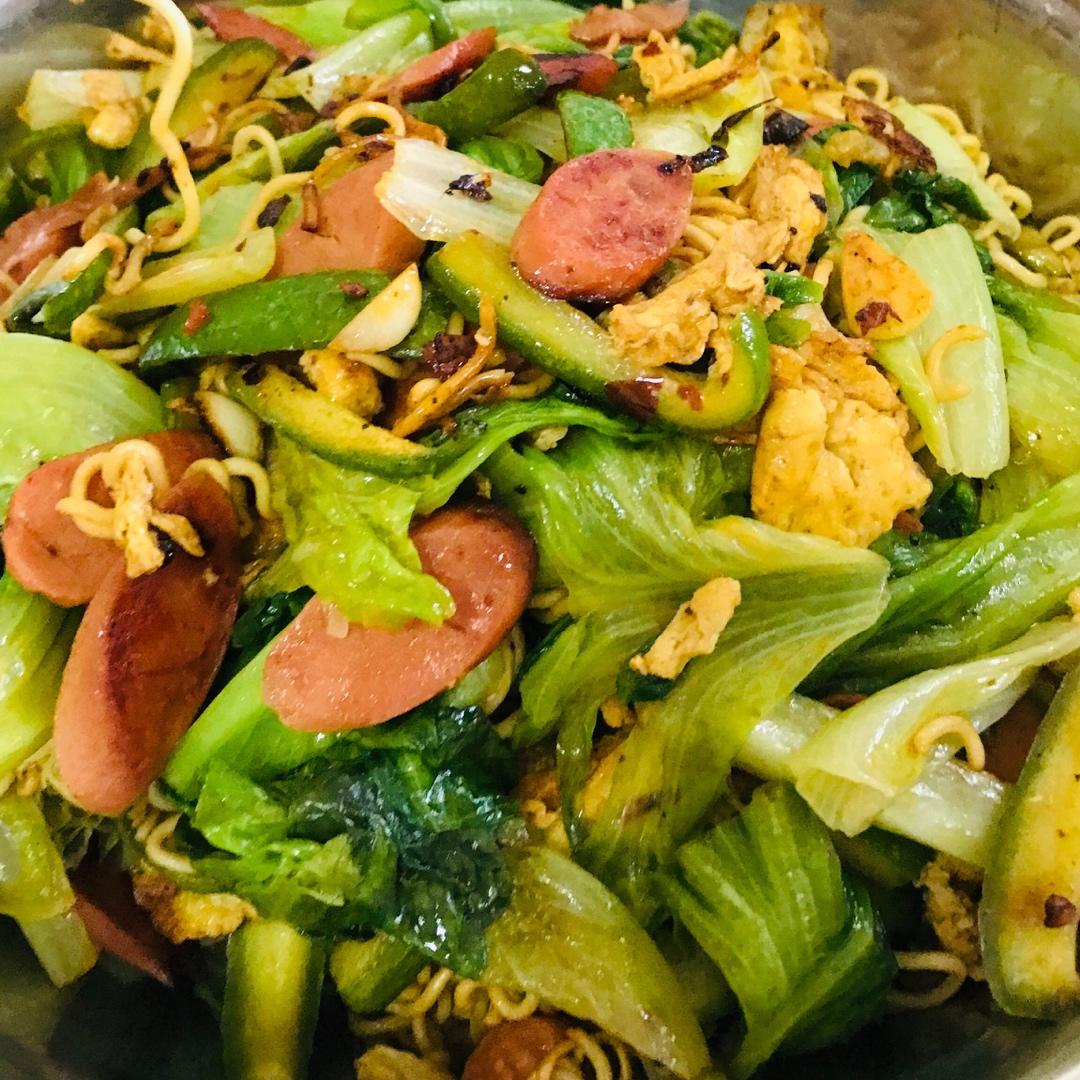 路边摊风味炒方便面
