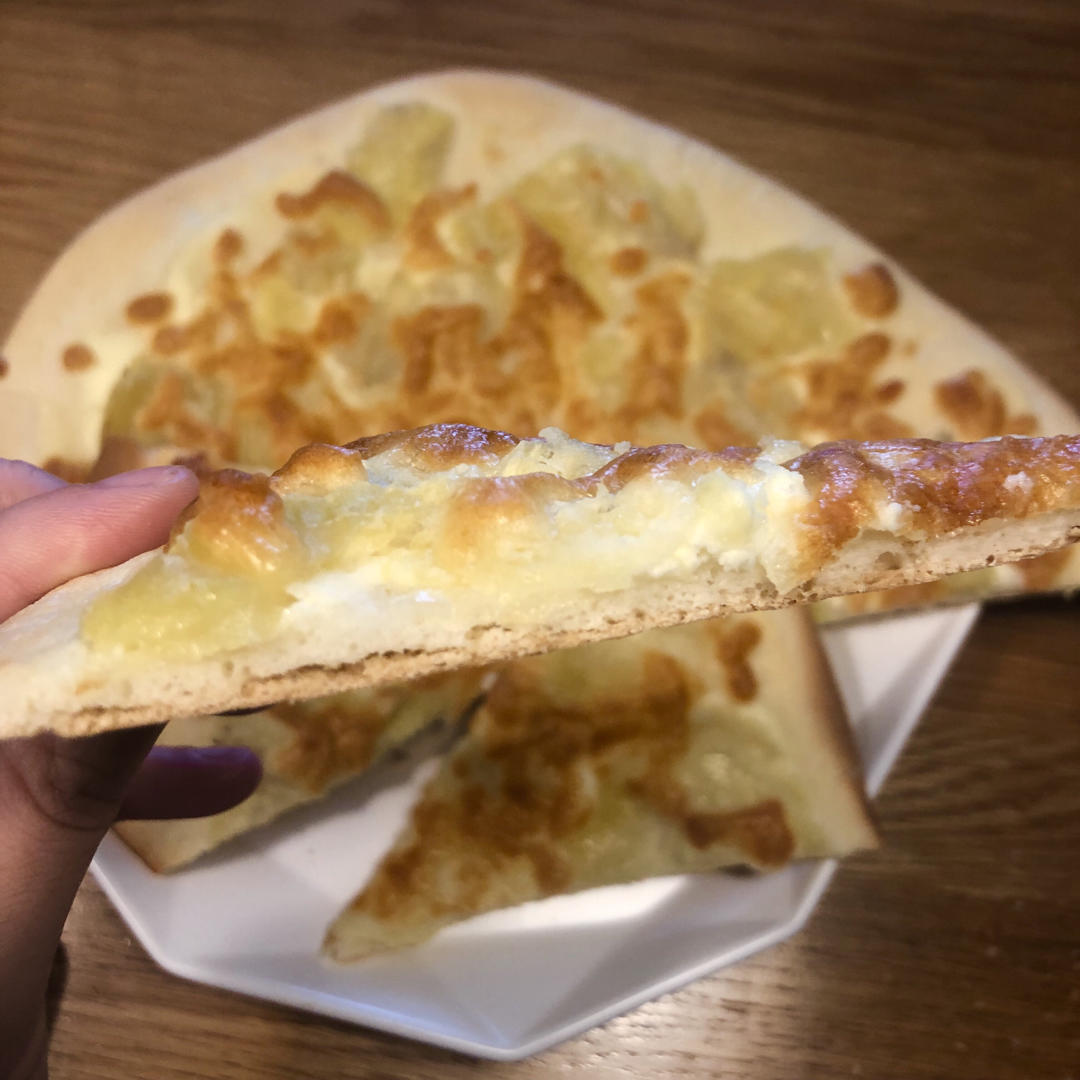 番茄芝士薄底披萨