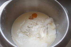 一次发酵也超软的豆沙餐包的做法 步骤1