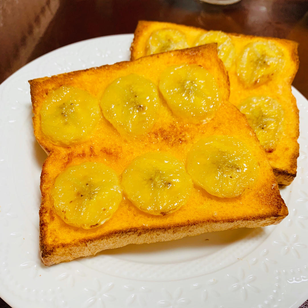 酥脆香甜的黄油香蕉烤吐司