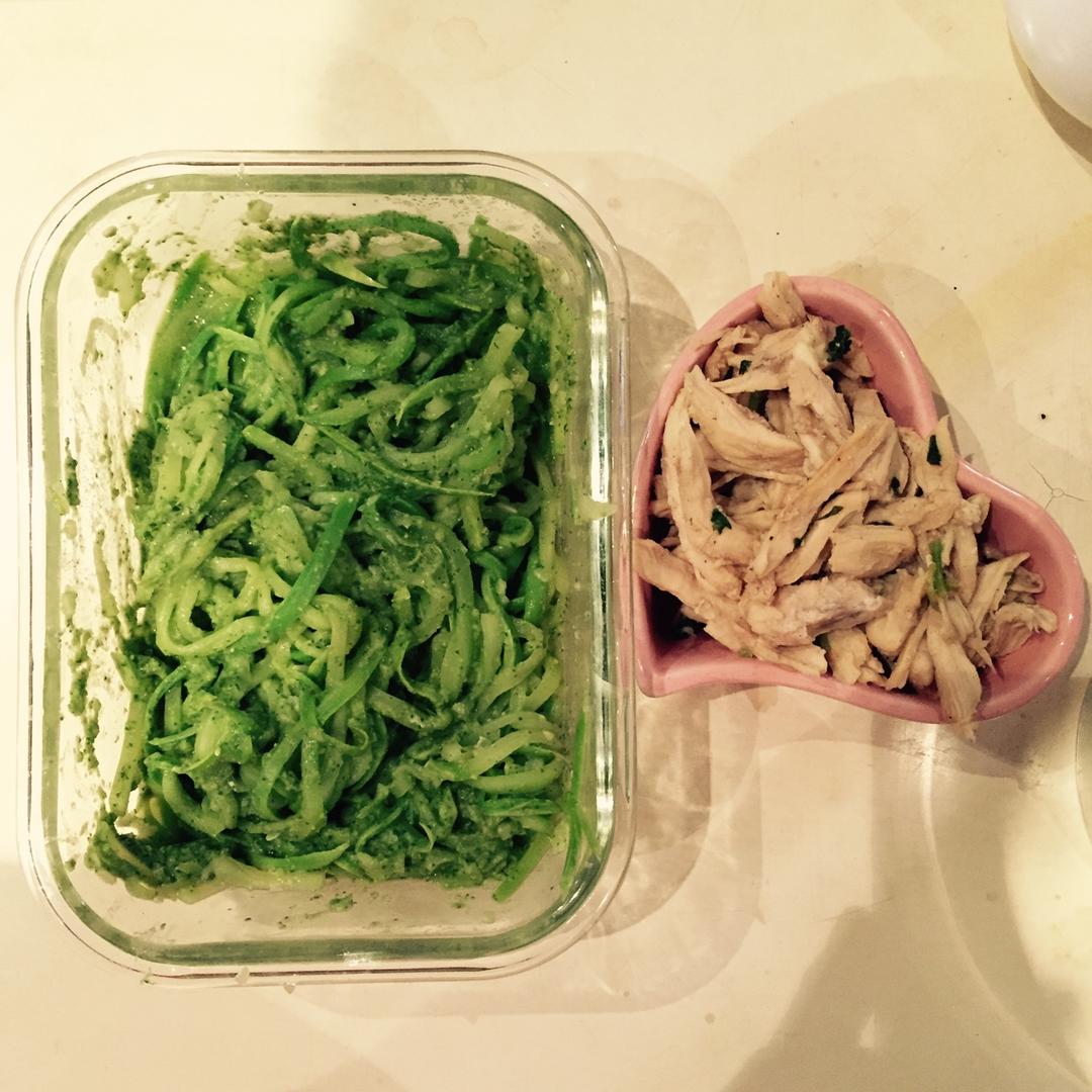 【健康三餐】泰式拌鸡丝+紫菜白菜汤