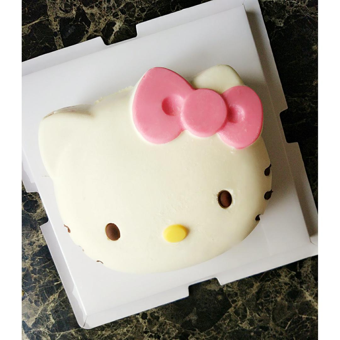Hello Kitty 酸奶慕斯