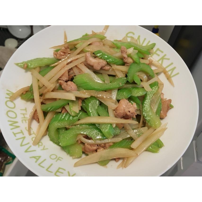 芹菜炒土豆丝