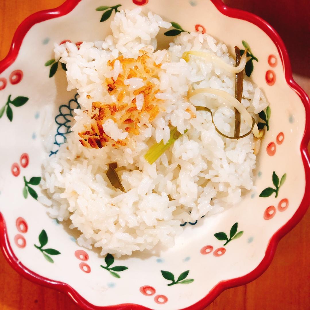 传统高压锅煮白米饭