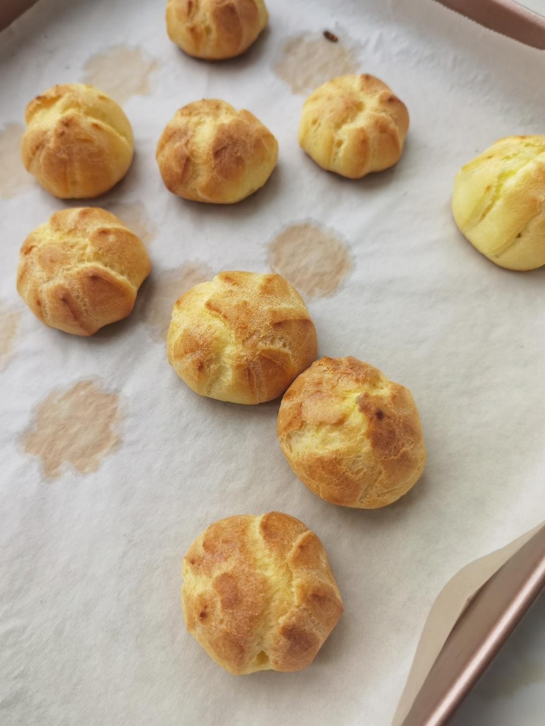 简单易成功的奶油小泡芙做法