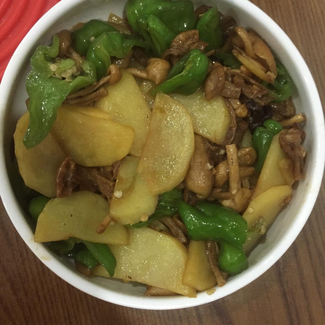 黄蘑土豆片