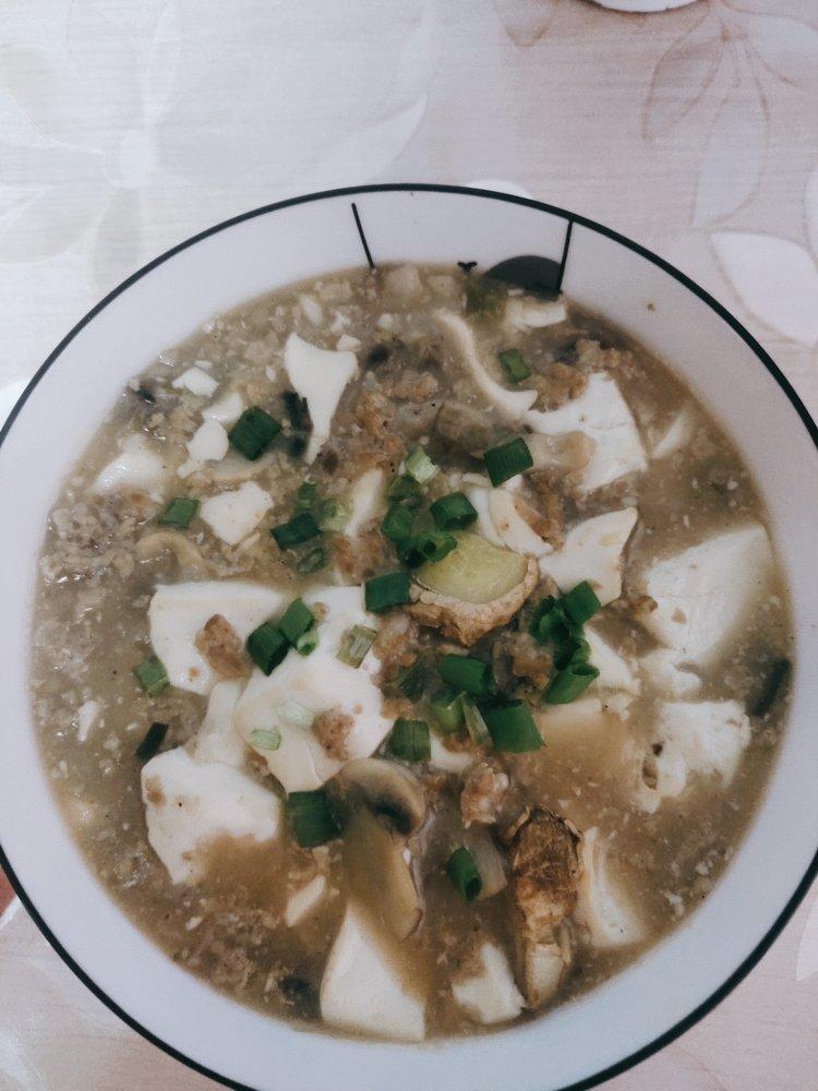 家常菜～高钙营养又美味肉沫蘑菇豆腐汤