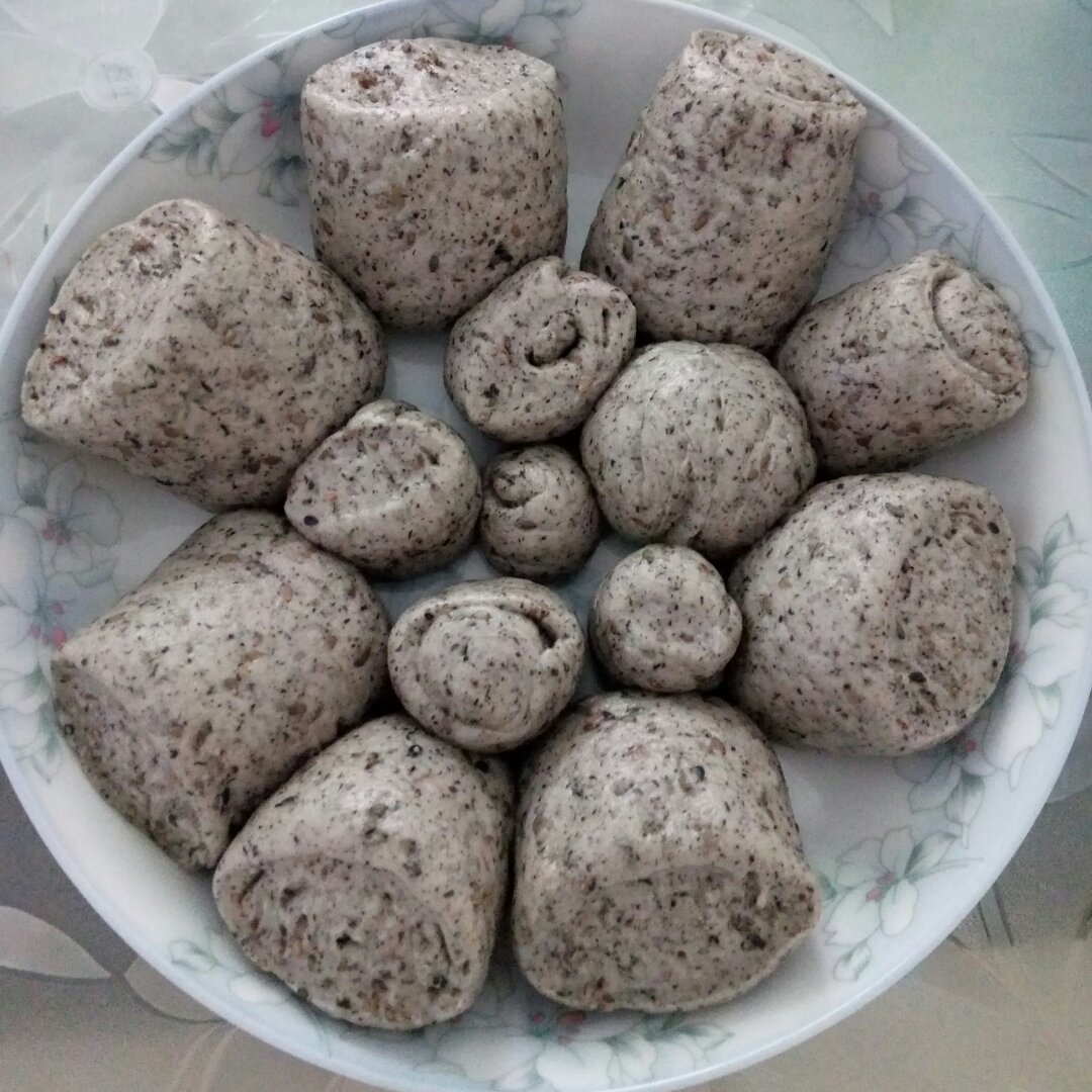 奶香黑芝麻刀切馒头