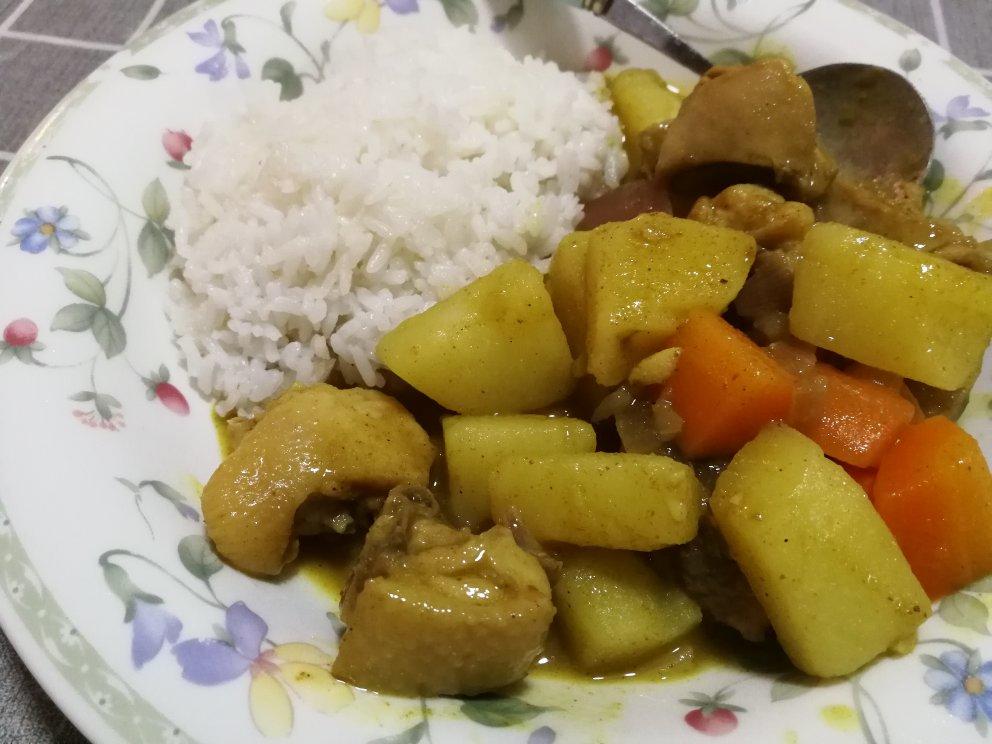 香气浓郁的咖喱土豆鸡（咖喱粉版）