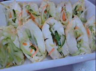 凉拌酸辣黄瓜丝