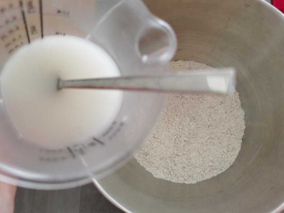 纯奶手撕吐司的做法 步骤1