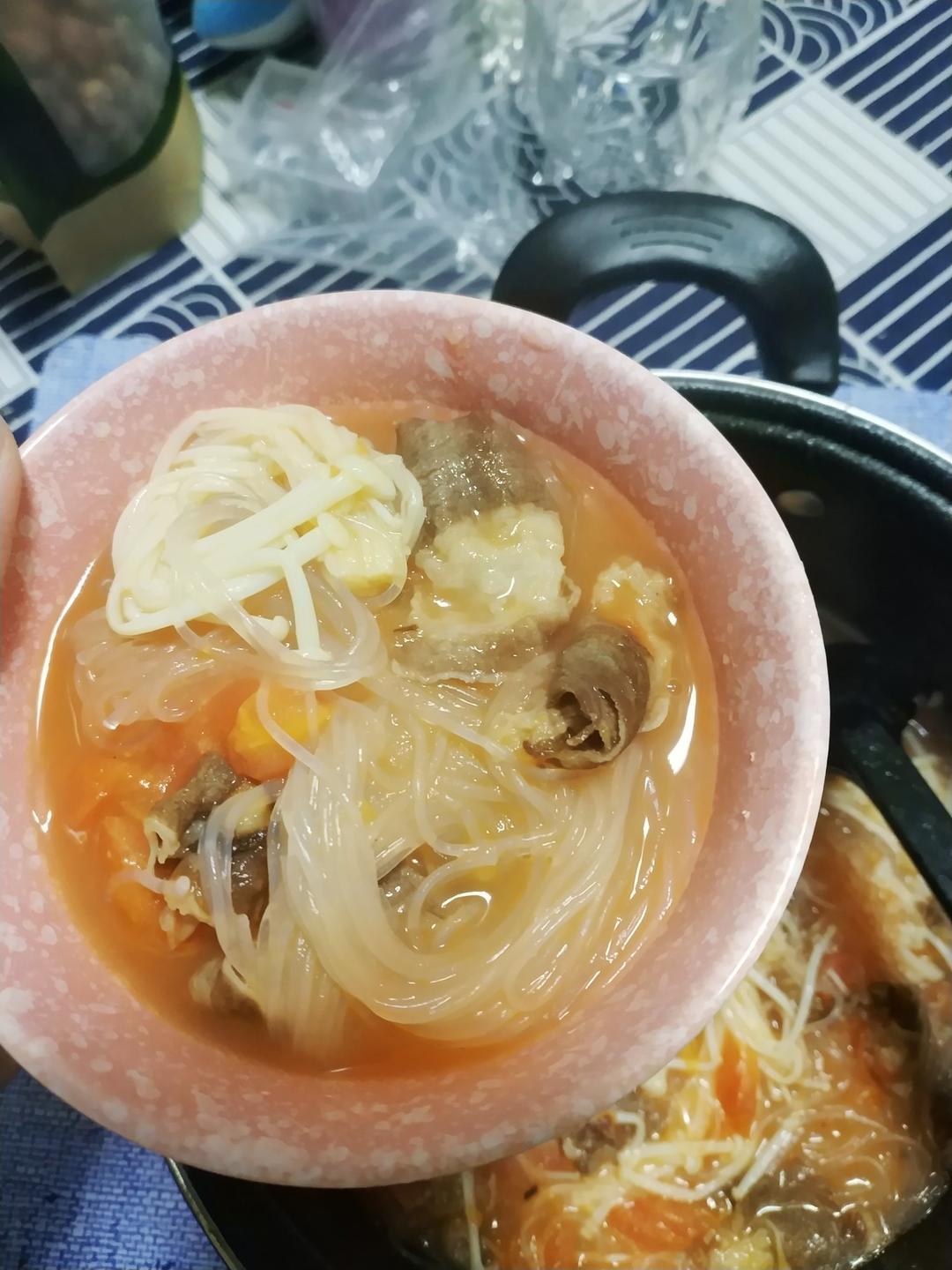 金针菇肥牛番茄锅