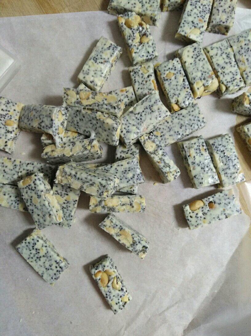 黑芝麻花生牛轧糖