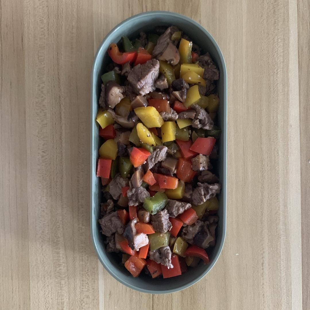 彩椒牛肉粒