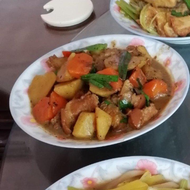 五花肉烧土豆