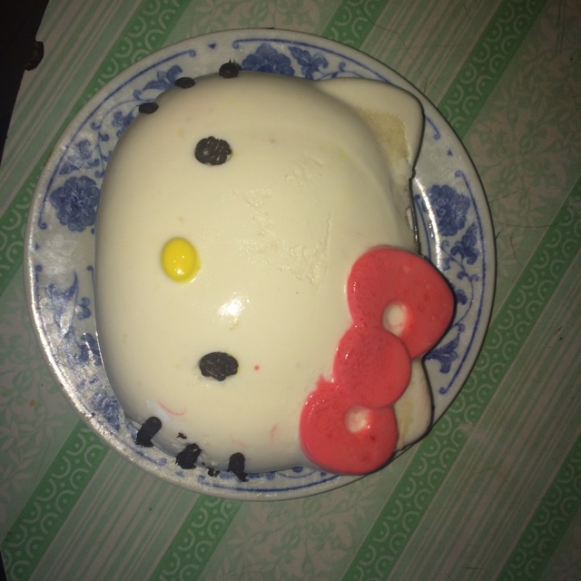 酸奶慕斯HelloKitty蛋糕