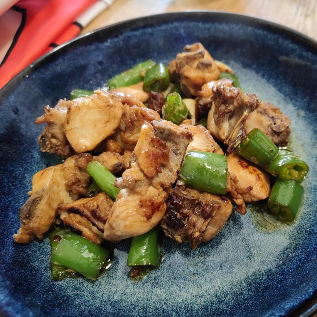 小炒鸡（鲜辣入味很下饭）