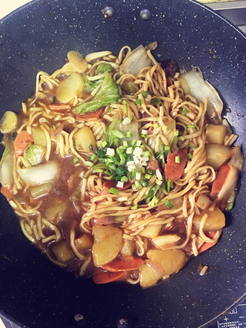 🔥超浓郁火腿土豆焖面❗️连吃三碗都不够