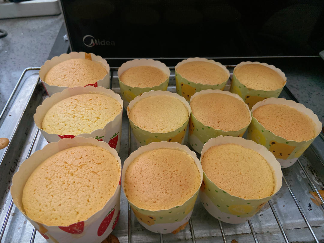 纸杯蛋糕 8寸戚风蛋糕的量