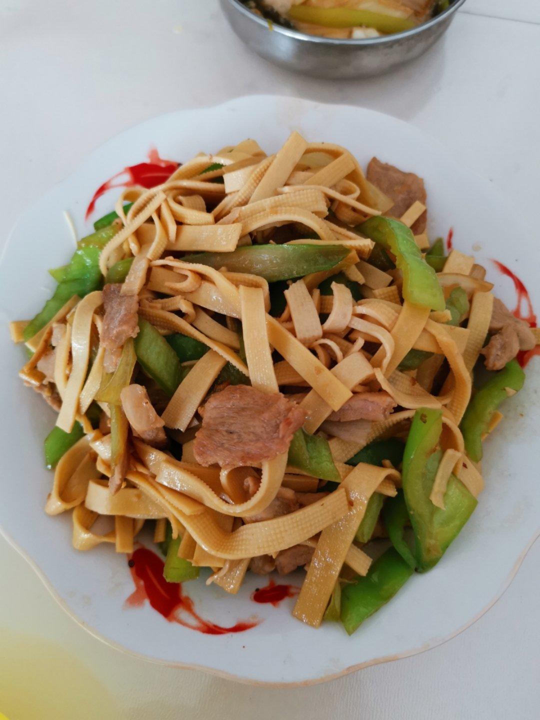 尖椒炒豆皮