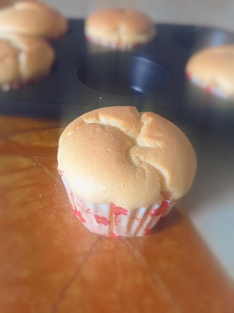 蓝莓戚风小蛋糕