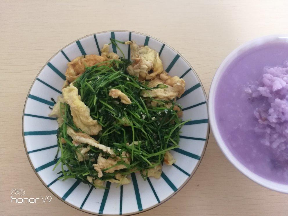 松柳苗炒鸡蛋