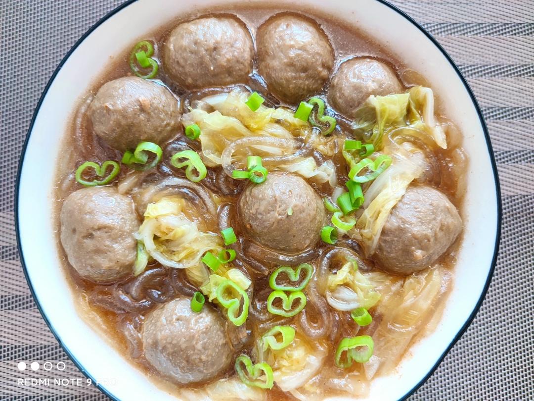 白菜牛肉丸红薯粉煲