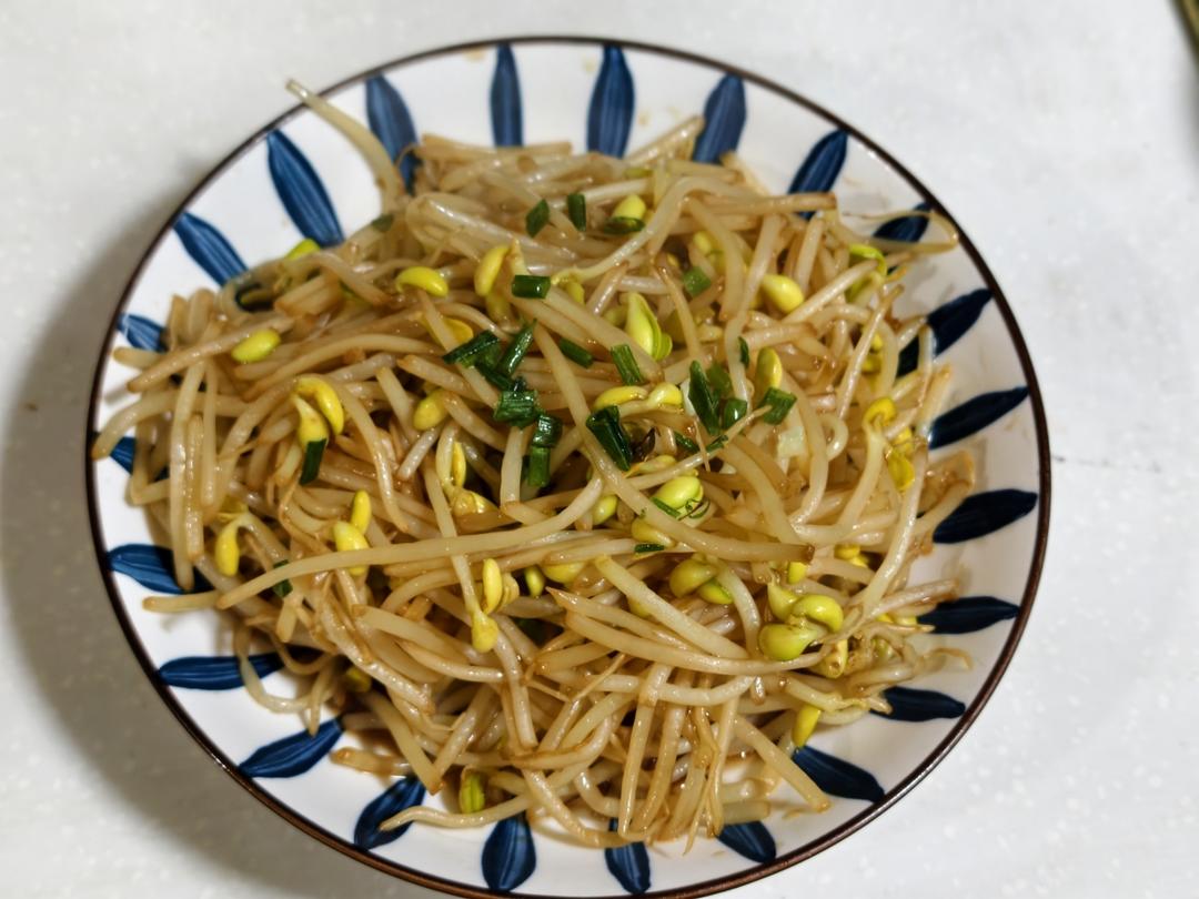 炒黄豆芽多加一步，锅气十足，孩子说太好吃了！