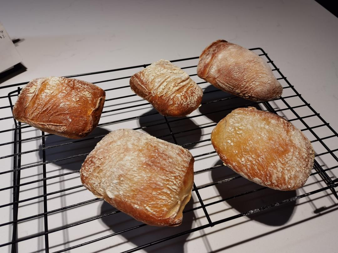 恰巴塔面包  Ciabatta