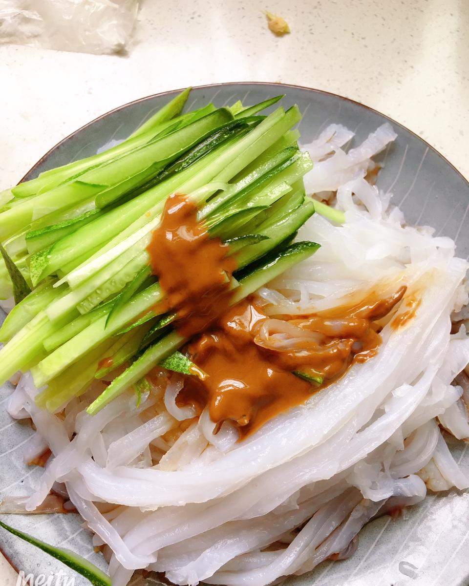 自制豌豆凉粉（10分钟就搞定）