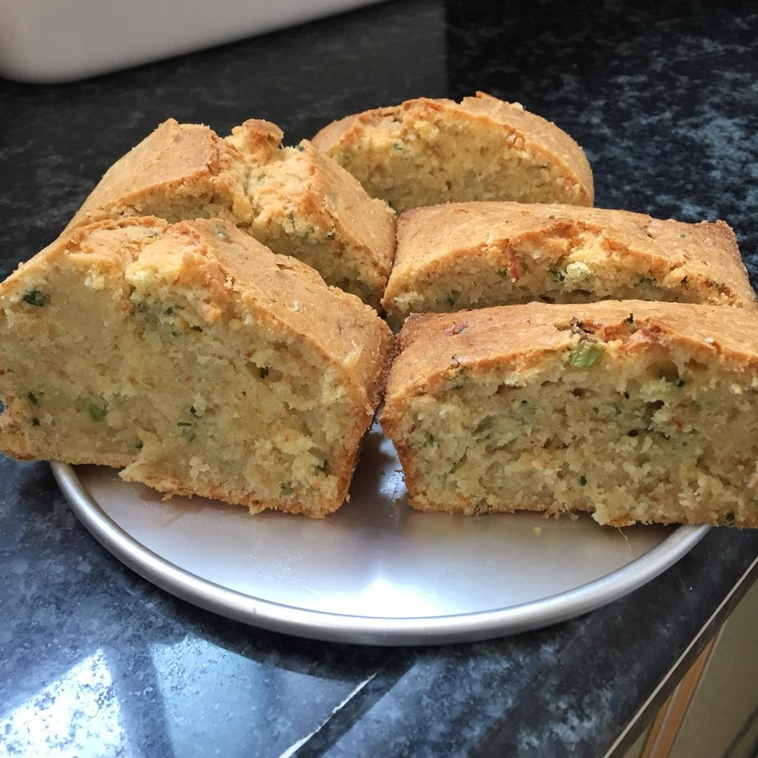 香葱肉松咸蛋糕，中粉版，比稻香村滴紫菜肉松好次~