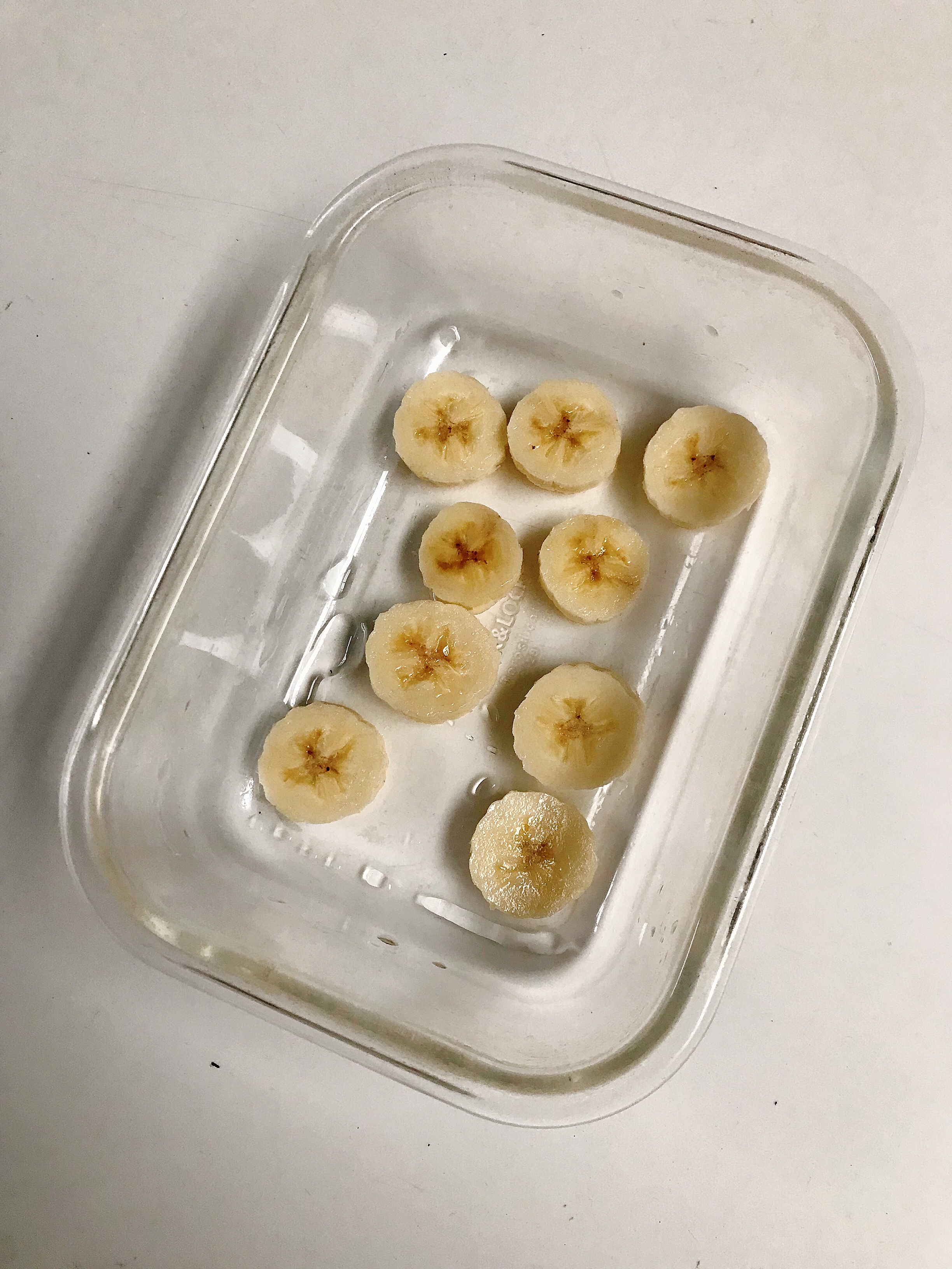 快手营养早餐-香蕉吐司布丁的做法 步骤1