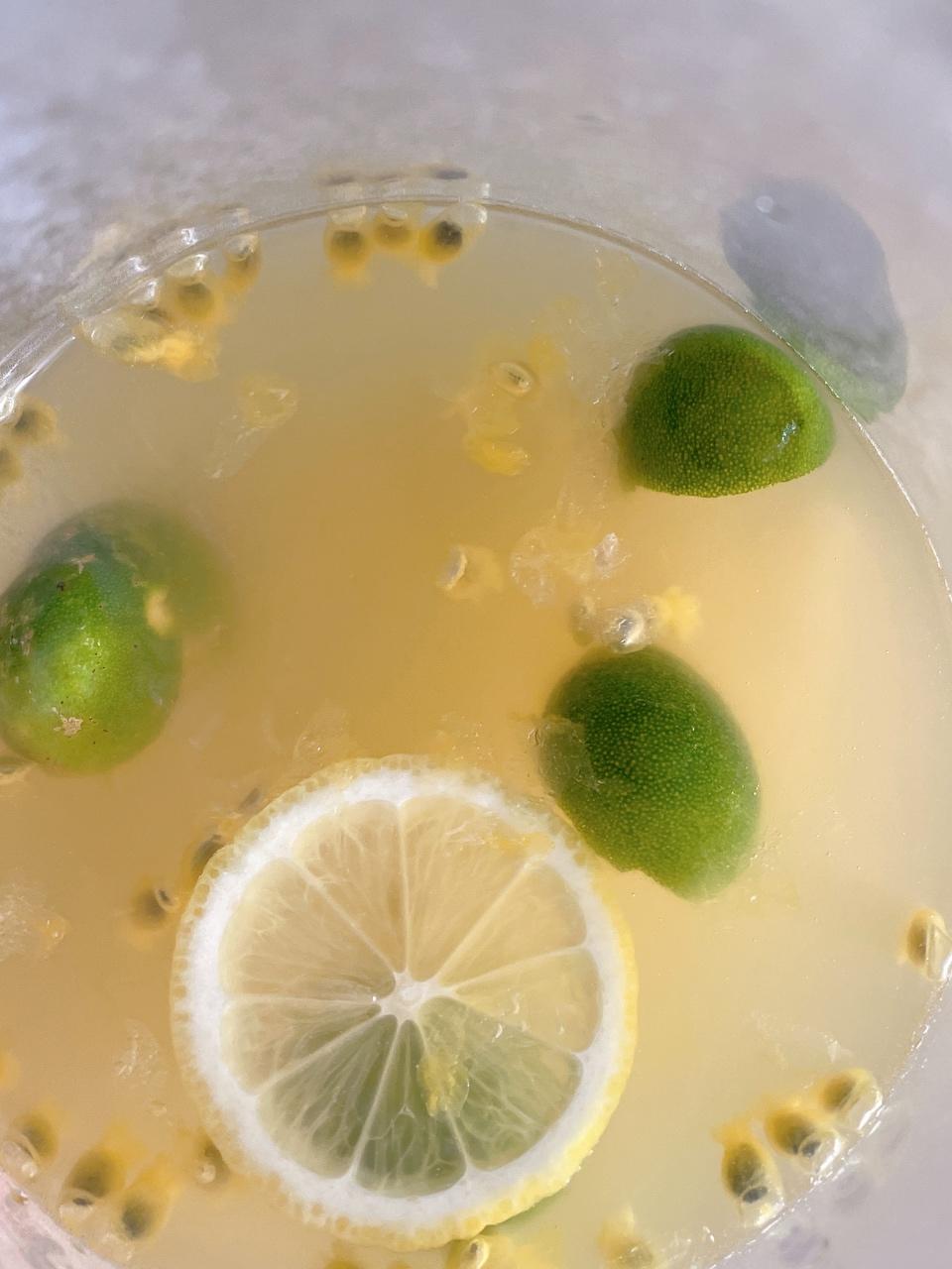 百香果柠檬饮的做法