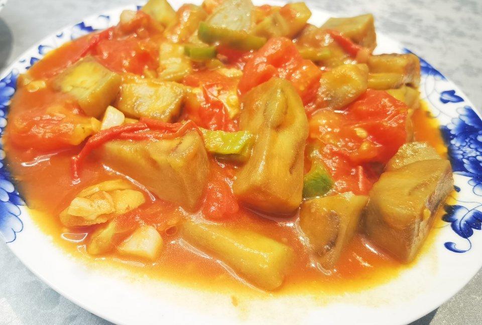 番茄青椒炒茄子