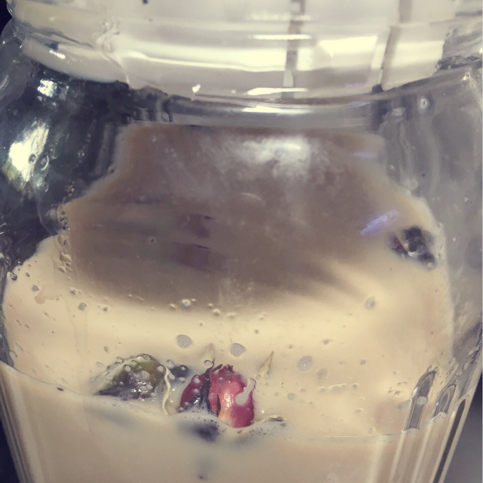 浓浓的锅煮奶茶