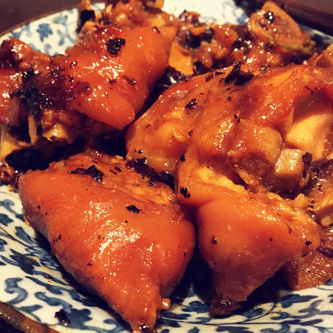 美味的家常菜：红烧猪蹄