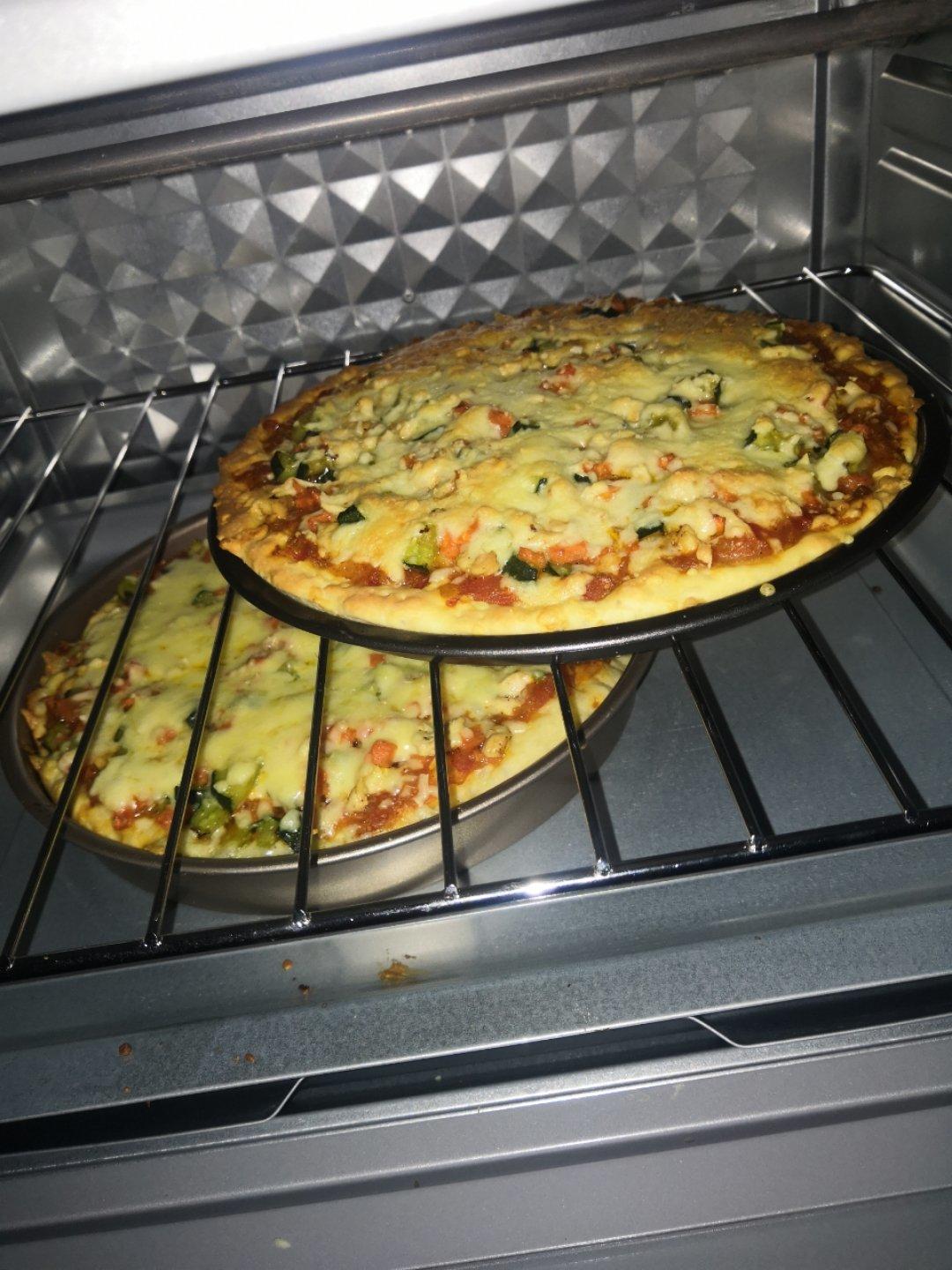 黑椒鸡肉蔬菜披萨